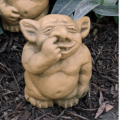 The Picc-a-Dilly Nose Gargoyle Statue Size: Large
