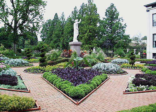 Victorian Garden at http://www.missouribotanicalgarden.org/